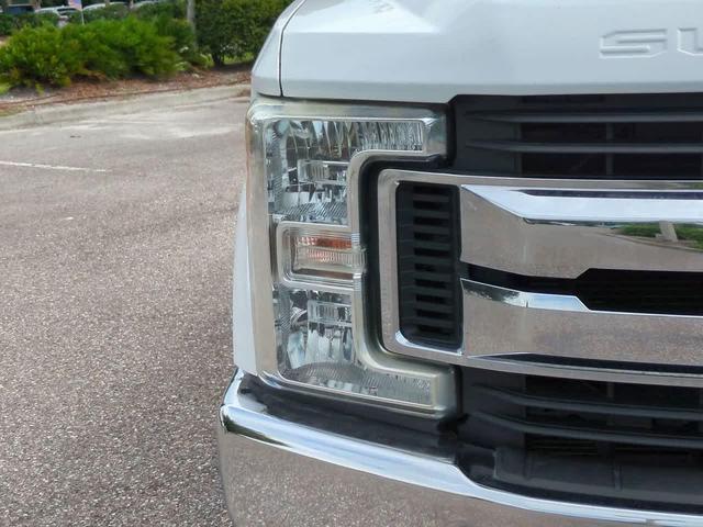 Photo of 2017 Oxford White Ford F-350
