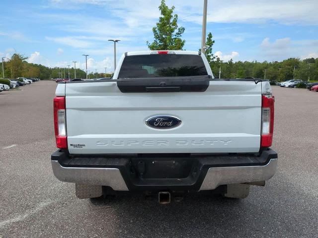 Photo of 2017 Oxford White Ford F-350