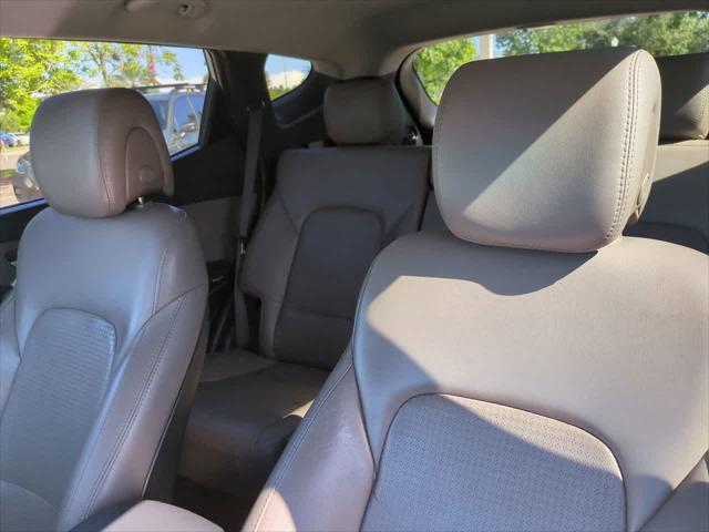 Photo of 2013 Frost White Pearl Hyundai SANTA FE