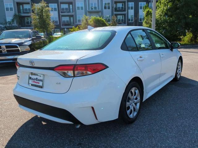Photo of 2021 Super White Toyota Corolla