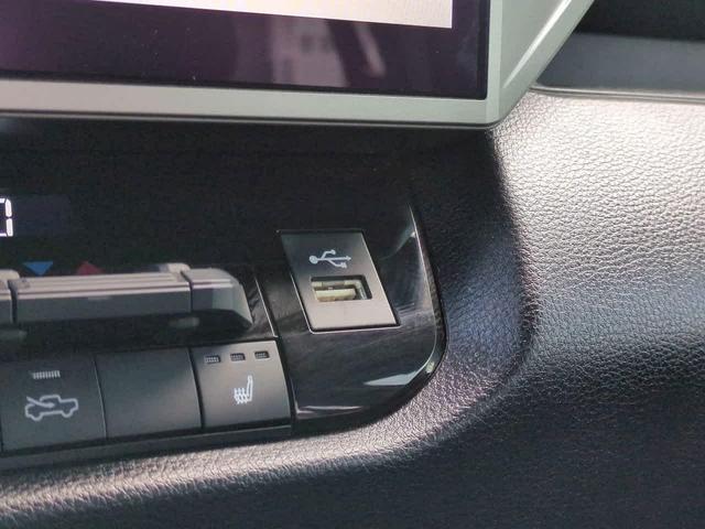 Photo of 2025 Ice Cap Toyota Tundra