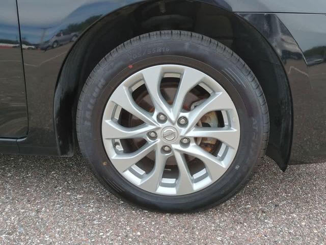 Photo of 2017 Super Black Nissan Sentra