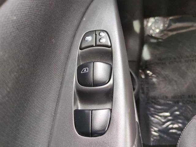 Photo of 2017 Super Black Nissan Sentra