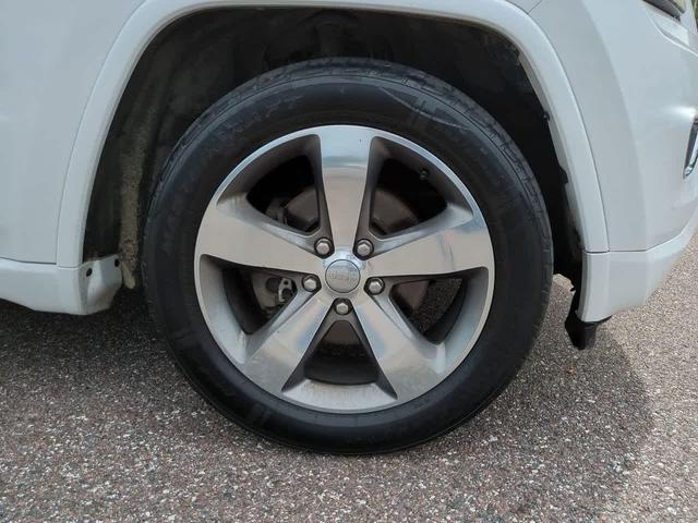 Photo of 2014 Bright White Clearcoat Jeep Grand Cherokee