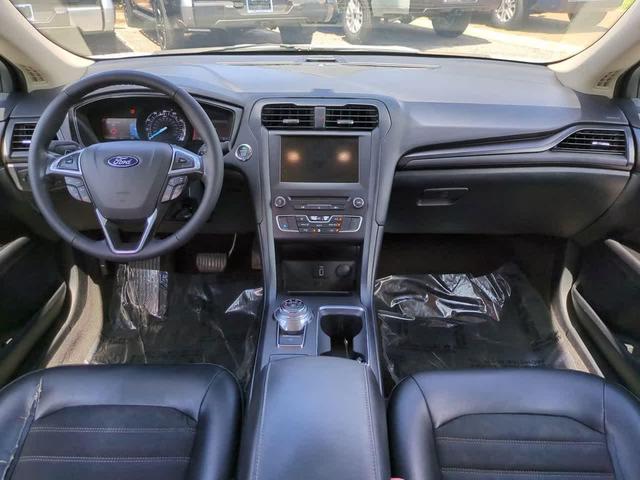 Photo of 2018 Oxford White Ford Fusion