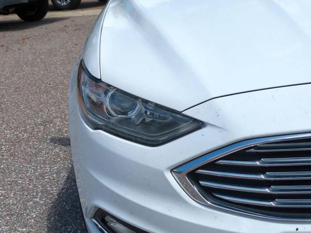 Photo of 2018 Oxford White Ford Fusion