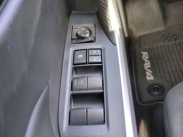 Photo of 2022 Silver Sky Metallic Toyota RAV4