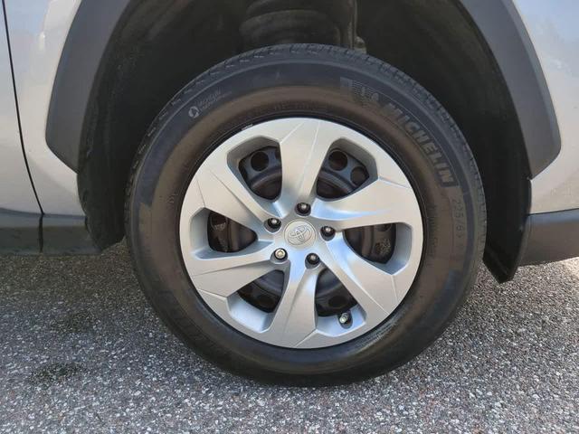 Photo of 2022 Silver Sky Metallic Toyota RAV4