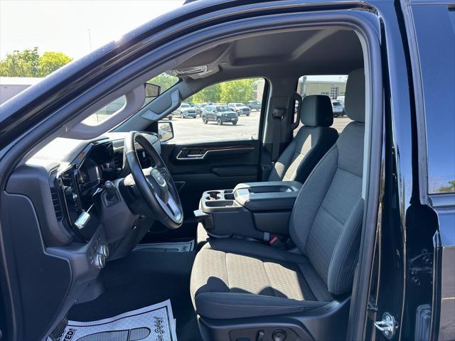 Photo of 2023 Onyx Black GMC Sierra 1500