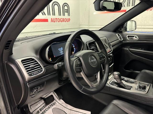 Photo of 2022 Diamond Black Crystal Pearlcoat Jeep Grand Cherokee