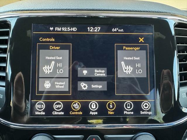 Photo of 2022 Diamond Black Crystal Pearlcoat Jeep Grand Cherokee