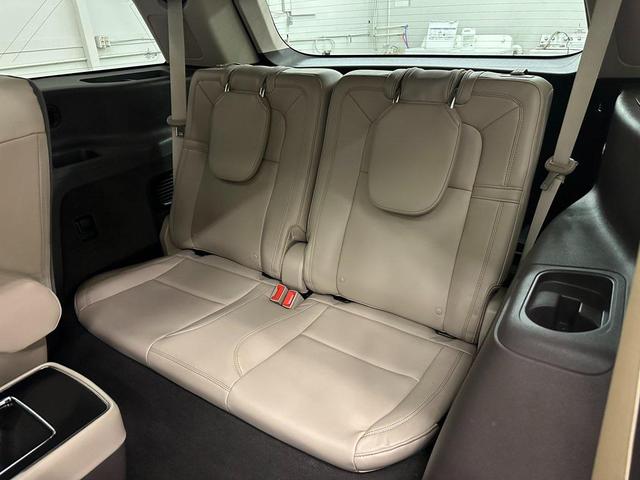 Photo of 2021 Pristine White Lincoln Aviator