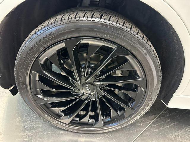 Photo of 2021 Pristine White Lincoln Aviator