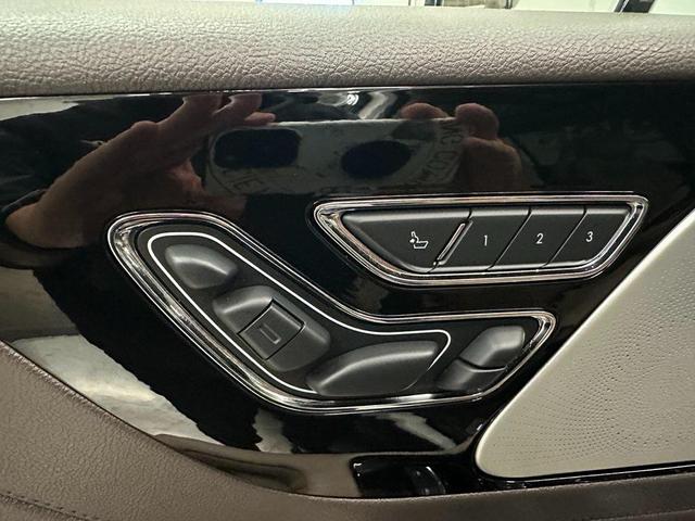 Photo of 2021 Pristine White Lincoln Aviator