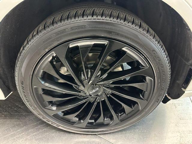 Photo of 2021 Pristine White Lincoln Aviator