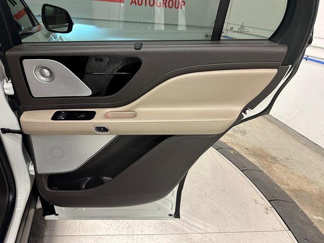 Photo of 2021 Pristine White Lincoln Aviator