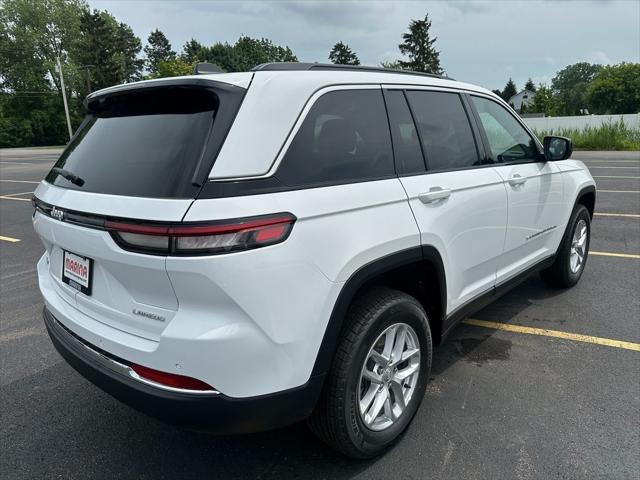 Photo of 2025 Bright White Clearcoat Jeep Grand Cherokee