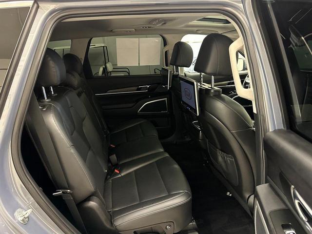 Photo of 2022 Wolf Gray Kia Telluride