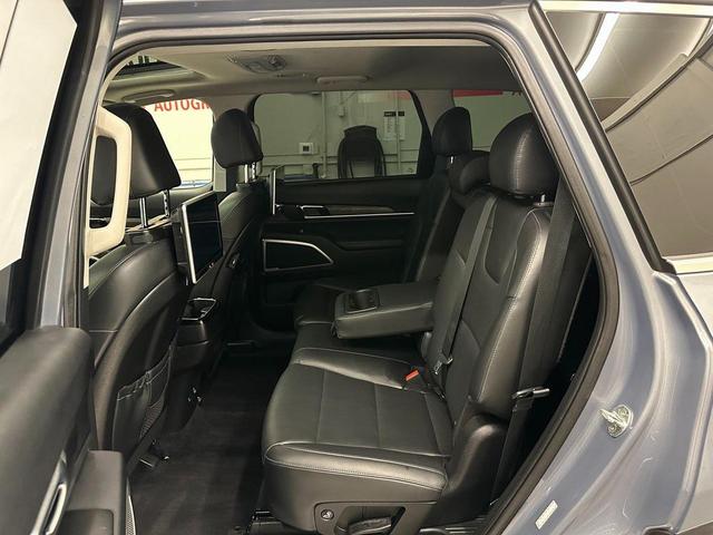 Photo of 2022 Wolf Gray Kia Telluride