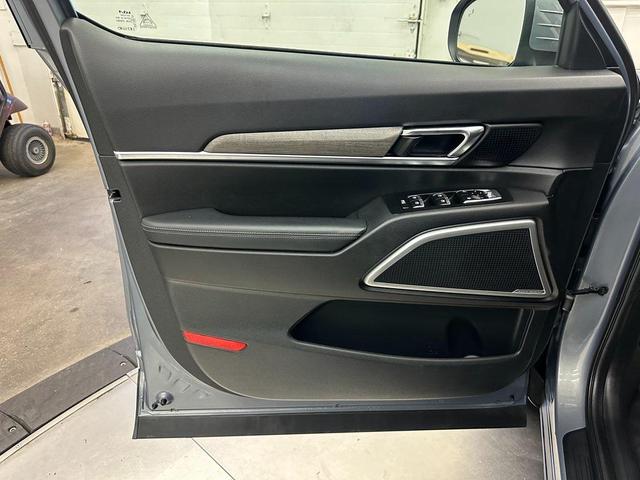 Photo of 2022 Wolf Gray Kia Telluride