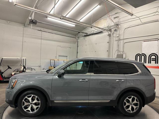 Photo of 2022 Wolf Gray Kia Telluride