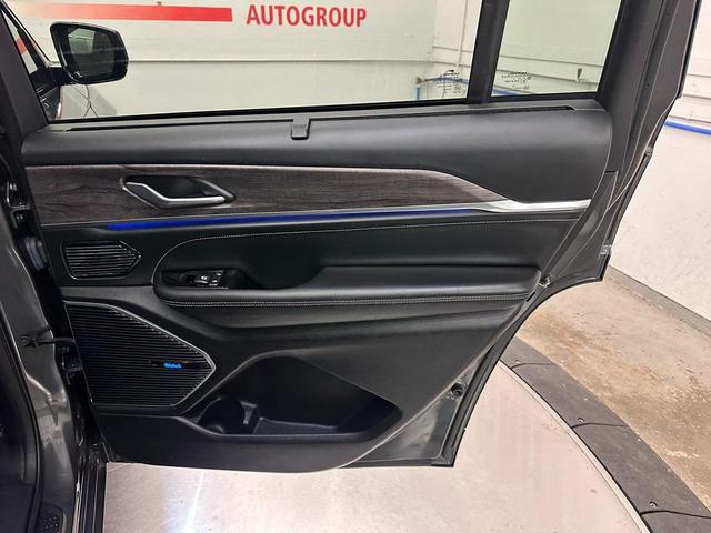 Photo of 2021 Baltic Gray Metallic Clearcoat Jeep Grand Cherokee L