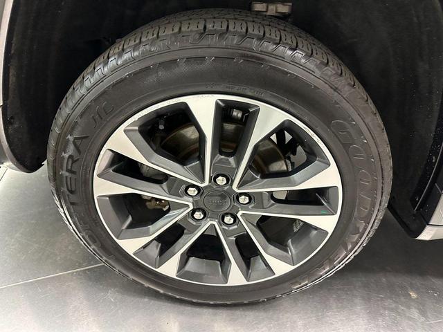 Photo of 2021 Baltic Gray Metallic Clearcoat Jeep Grand Cherokee L