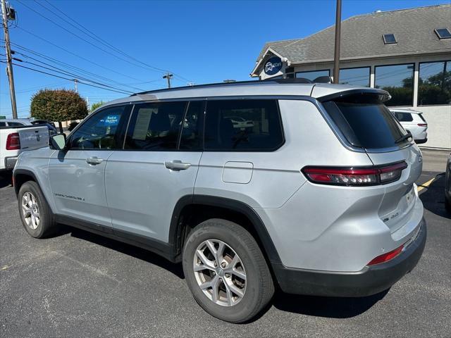 Photo of 2021 Silver Zynith Jeep Grand Cherokee L