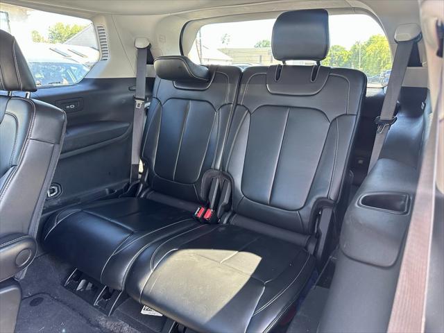 Photo of 2021 Silver Zynith Jeep Grand Cherokee L
