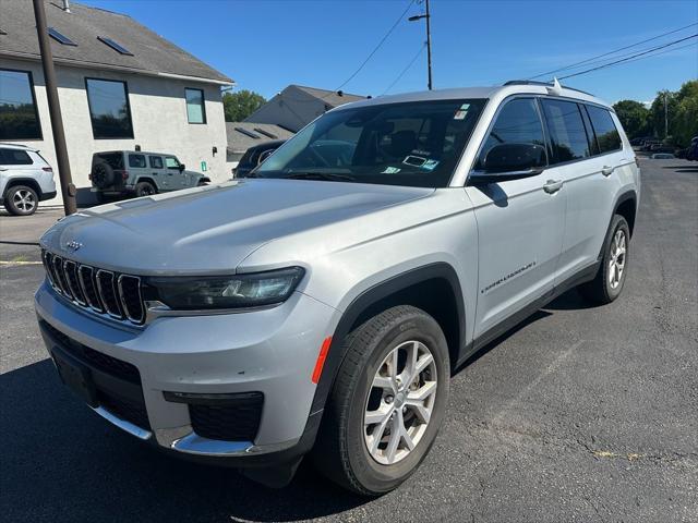 Photo of 2021 Silver Zynith Jeep Grand Cherokee L