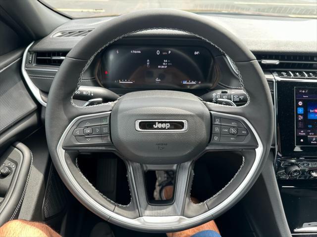 Photo of 2025 Velvet Red Pearlcoat Jeep Grand Cherokee