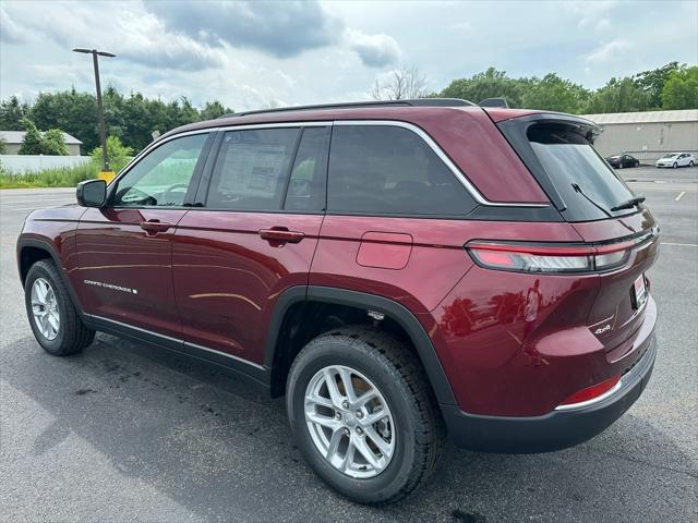 Photo of 2025 Velvet Red Pearlcoat Jeep Grand Cherokee