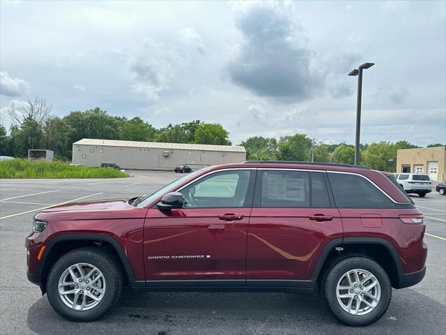 Photo of 2025 Velvet Red Pearlcoat Jeep Grand Cherokee
