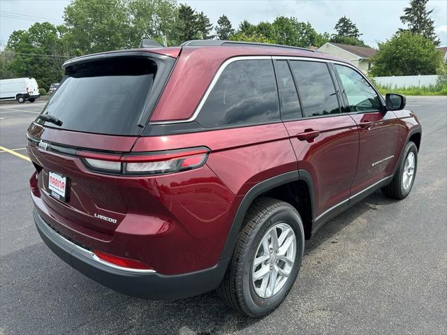 Photo of 2025 Velvet Red Pearlcoat Jeep Grand Cherokee