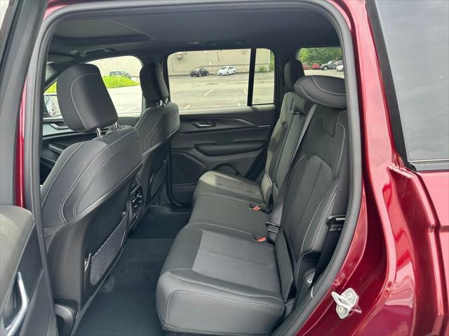 Photo of 2025 Velvet Red Pearlcoat Jeep Grand Cherokee