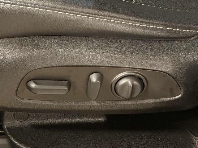 Photo of 2022 Northsky Blue Metallic Chevrolet Traverse