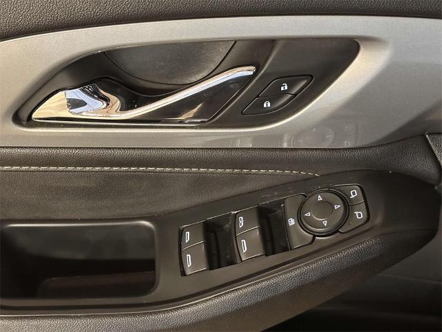 Photo of 2022 Northsky Blue Metallic Chevrolet Traverse