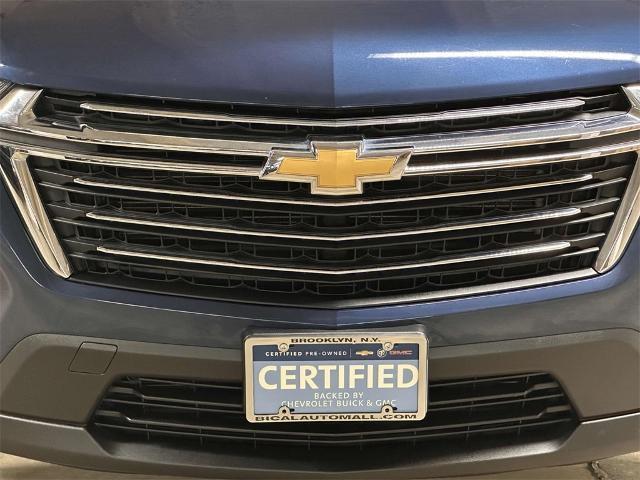 Photo of 2022 Northsky Blue Metallic Chevrolet Traverse