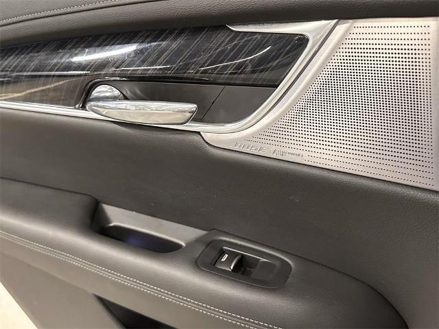 Photo of 2022 Stellar Black Metallic Cadillac XT6