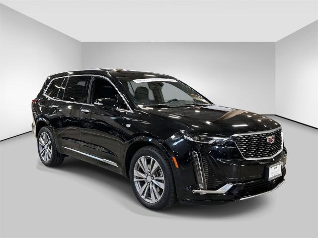Photo of 2022 Stellar Black Metallic Cadillac XT6