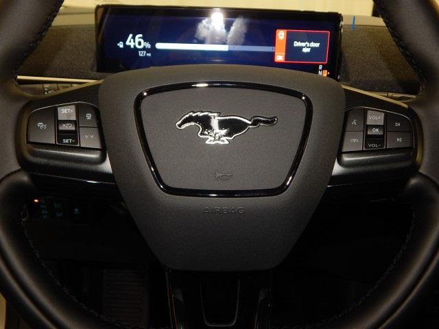 Photo of 2025 Star White Metallic Tri-Coat Ford Mustang Mach-E