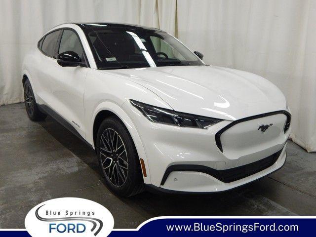 Photo of 2025 Star White Metallic Tri-Coat Ford Mustang Mach-E