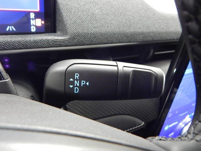 Photo of 2025 Star White Metallic Tri-Coat Ford Mustang Mach-E