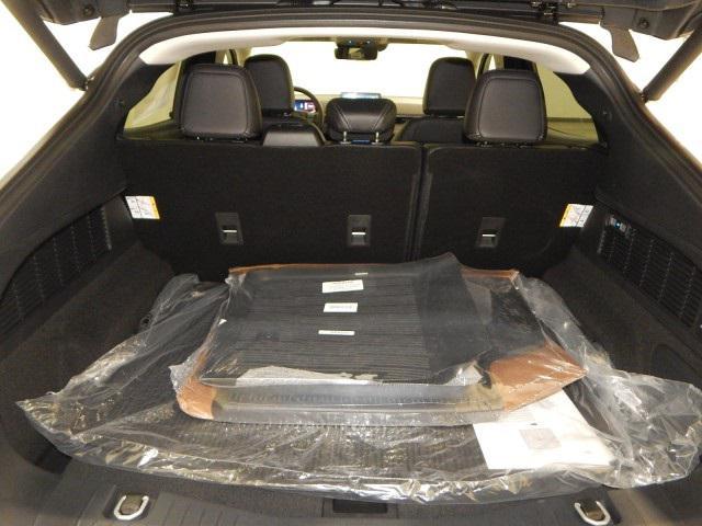 Photo of 2025 Star White Metallic Tri-Coat Ford Mustang Mach-E