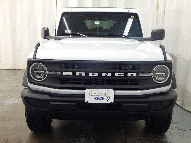 Photo of 2025 Oxford White Ford Bronco