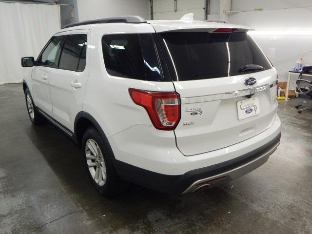 Photo of 2017 Oxford White Ford Explorer