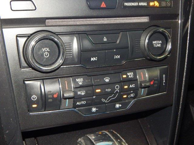 Photo of 2017 Oxford White Ford Explorer