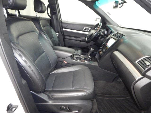 Photo of 2017 Oxford White Ford Explorer