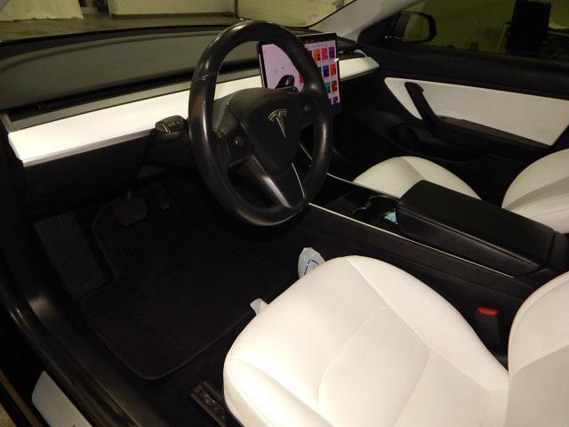 Photo of 2019 Solid Black Tesla Model 3