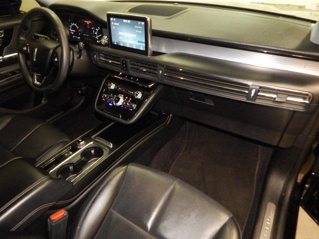 Photo of 2022 Infinite Black Metallic Clearcoat Lincoln Corsair